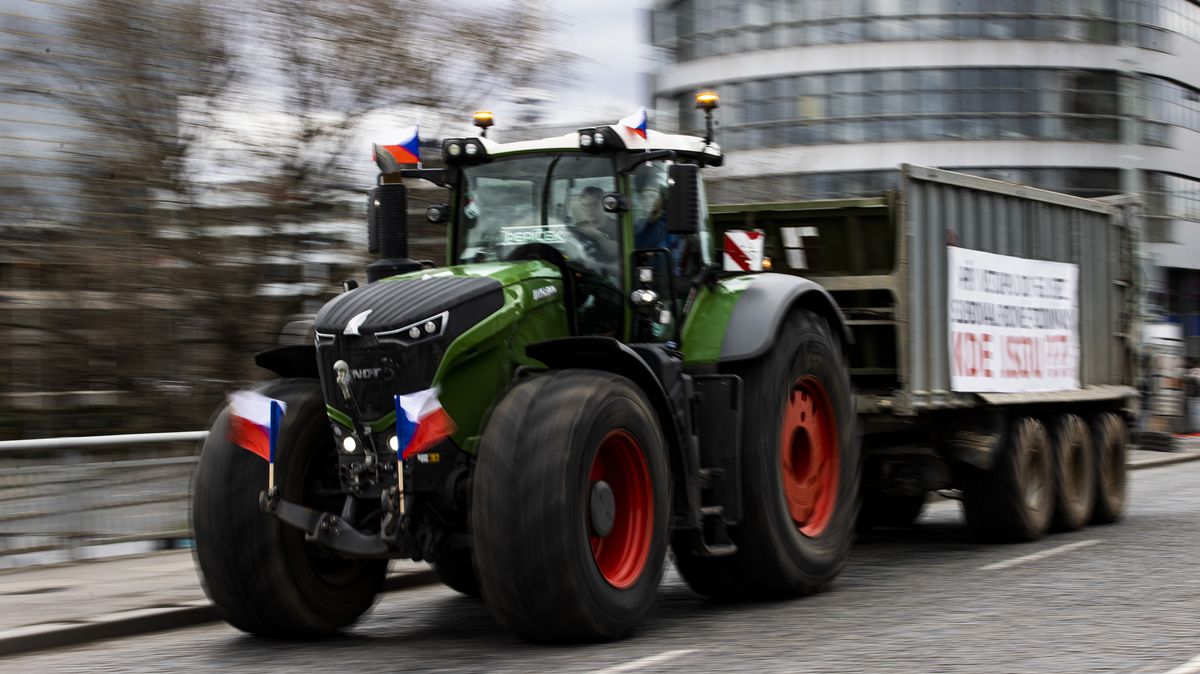 Policie: Čtvrteční protest zemědělců může komplikovat dopravu v Praze